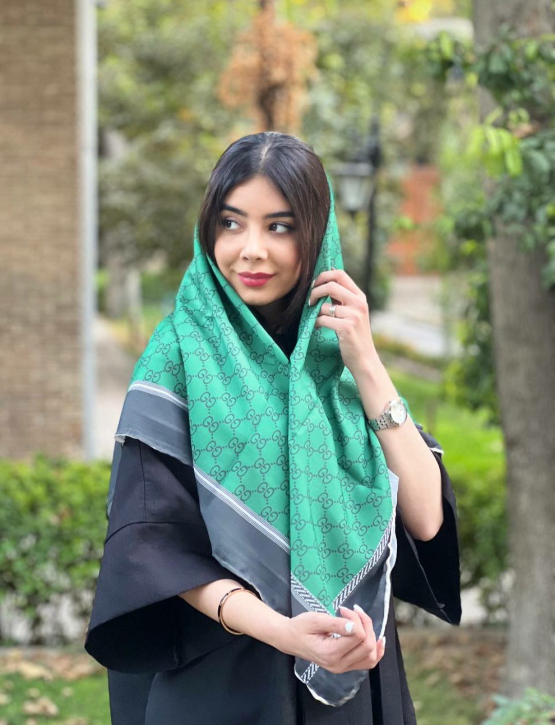 روسری نخی بزرگ